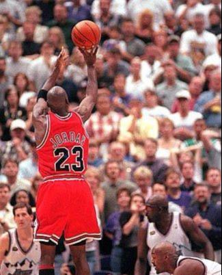  乔丹最后一投绝杀爵士成就第二个三连冠