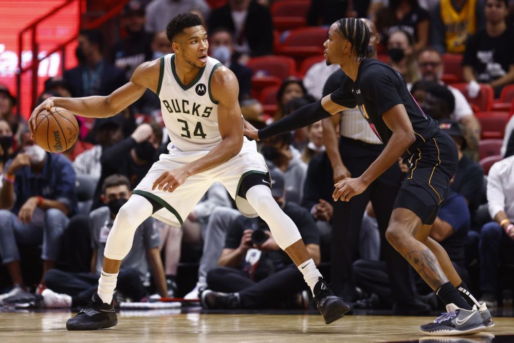  阿德巴约全能表现，热火加时险胜步行者保第六  